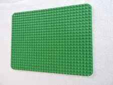 LEGO Vintage Green 10" x 7 1/2" Base Plate rounded corners 30x22 studs