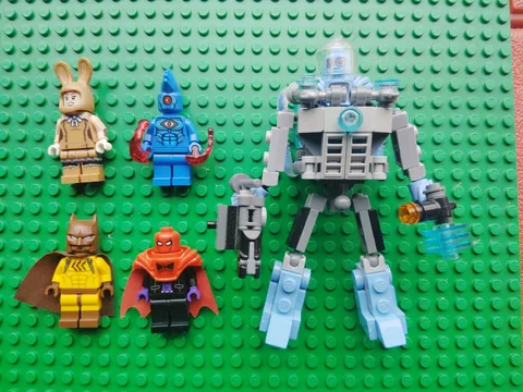 Lego Batman Minifigures Lot (5) W/Mr. Freeze Mech