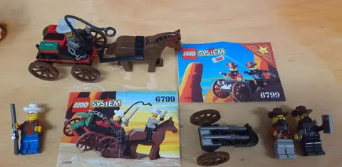 LEGO Western: Showdown Canyon 6799 Incomplete w/ Manual