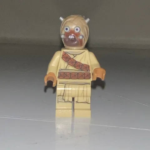 LEGO Star Wars Tusken Raider Minifigure Tan Outfit Brown Strap Print Headpiece
