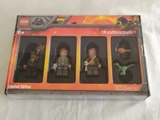 LEGO JURASSIC WORLD Bricktober Minifigures 5005255 TOYS R US Collector Box Set