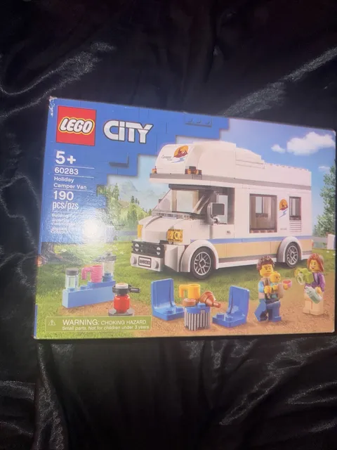 LEGO City: Holiday Adventure Camper Van (60454)