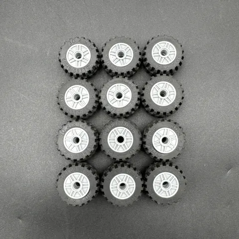 12 Lego Gray Rim Wheel 18mm D. x 14mm 55981+ Black Tire 30.4x 14 Offset Tread L7