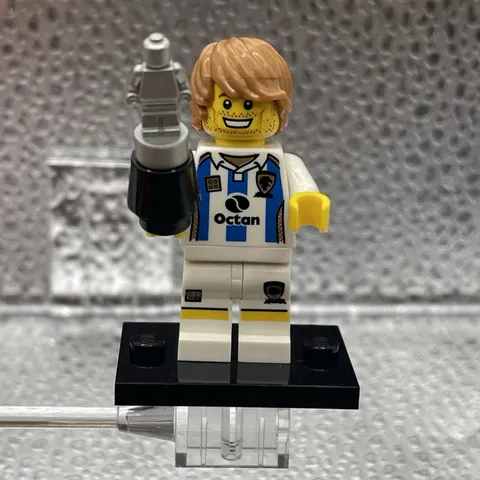 LEGO Soccer Player minifigure CMF Series 4 8804 Complete - USA Seller