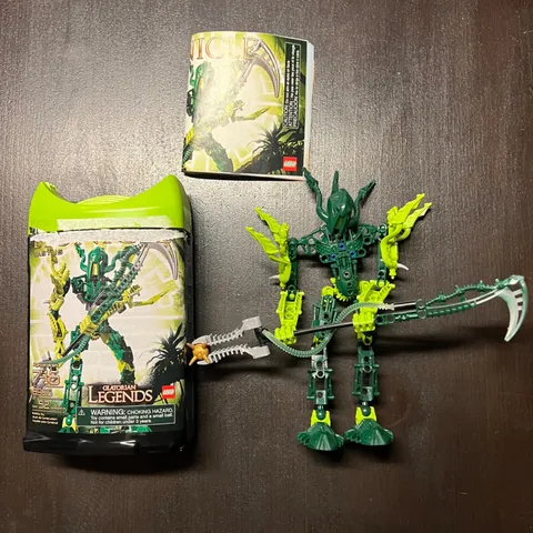 LEGO Bionicle Glatorian 8986 : Vastus with Canister Full Set Good Condition