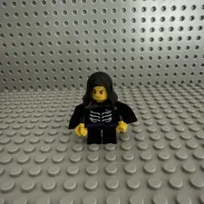 LEGO Ninjago Rise of the Snakes Lloyd Garmadon Minifigure 9443 9457 9552
