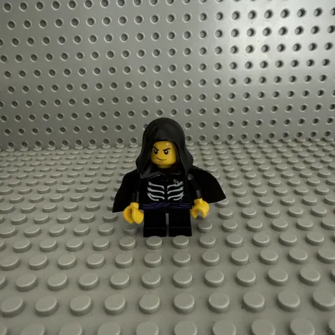 LEGO Ninjago Rise of the Snakes Lloyd Garmadon Minifigure 9443 9457 9552