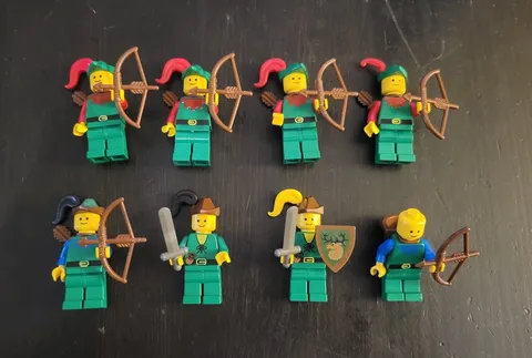 Vintage LEGO Castle Forestmen Minifigure Lot – 8 Figures with Weapons