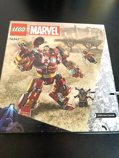 LEGO Super Heroes: The Infinity Saga: 7624 The Hulkbuster: The Battle of Wakanda
