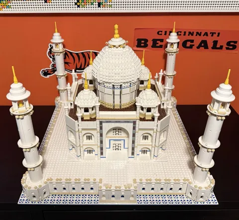 LEGO CREATOR: Taj Mahal (10256), complete with Instructions And Box