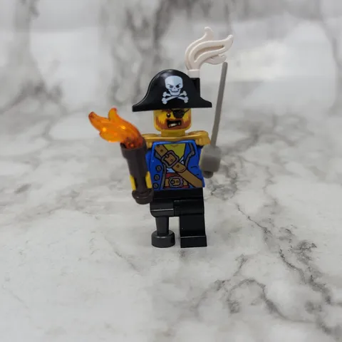 Lego Pirate Captain Minifigure Pirates 31109