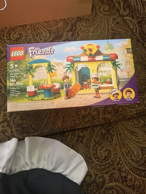 LEGO FRIENDS: Heartlake City Pizzeria (41705)