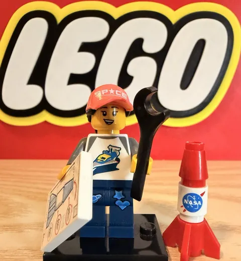 Lego CMF Series 20 Space Fan Minifigure With Accessories 