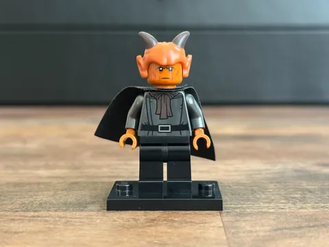 LEGO Star Wars Labria Minifigure (sw1126). - Mos Eisley Cantina