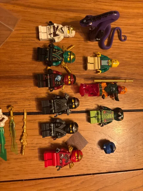 Lego Ninjago Lot Of 10 Minifigures Bundle With Some Weapons. FAST SHIPPING!. 