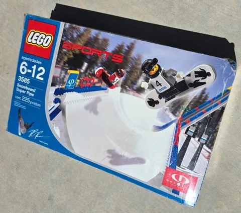 LEGO 3585 Sports: Snowboard Super Pipe - 2003 - Brand New Open Box - Sealed Bags