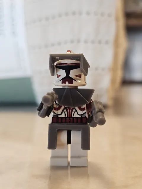 LEGO Star Wars Commander Fox Mini Fig SW0202B Torso Misprint