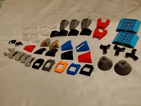 LEGO LOT of miced Space Ship  Boat Vehicle Windshield Replacement bricks Parts 
