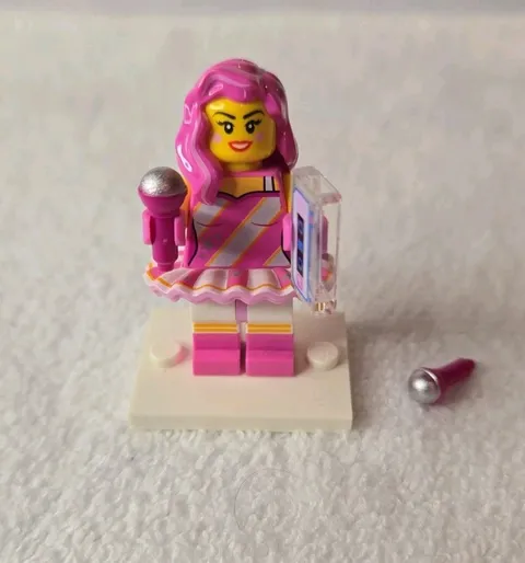 The Lego Movie 2 Minifigure Series Candy Rapper Complete 