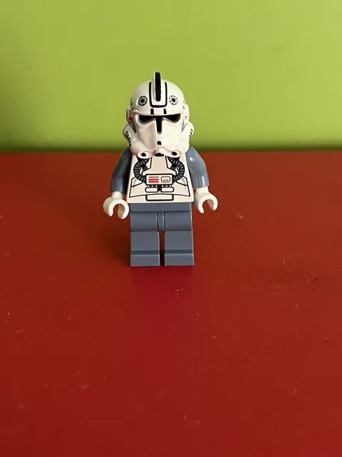 LEGO Star Wars Imperial V-Wing Pilot Minifigure