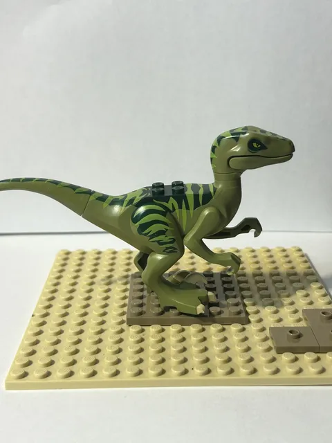 LEGO Dinosaur Raptor / Velociraptor with Dark Green, Lime Markings and Tan Claws