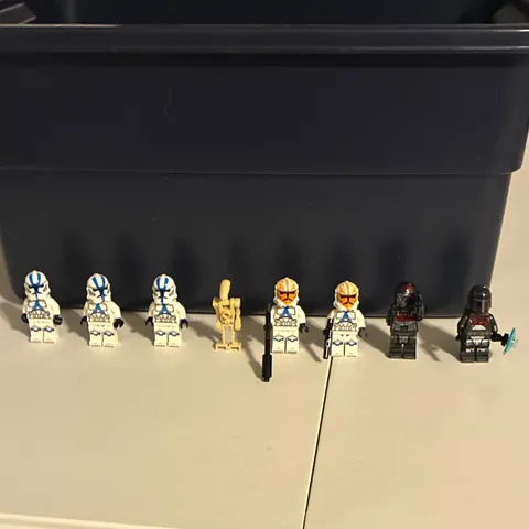 LEGO Star Wars Clone Trooper Minifigure Lot of 8 w/ Accessories