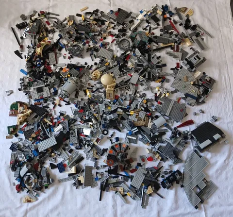 LEGO: Bulk Lot of 5 Kilos LEGO Parts (STAR WARS Theme) Lot 1
