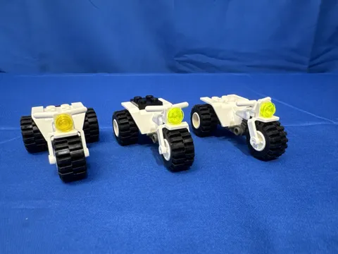 Lego 30187c01a 30187c00a White Tricycle with Dark Gray Chassis and White Wheels