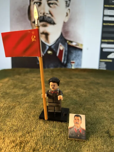 1x MINI 54mm JOSEF STALIN + 1x SOVIET Flags on Genuine LEGO Flagpoles & Base