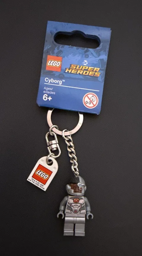 LEGO Cyborg DC Super Heroes Minifigure Keychain 853772 6+ (2015)