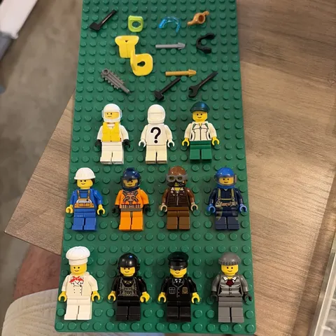 100% Genuine Lego Bulk Minifig Lot OF 11 Figs Great Condition USED (40)