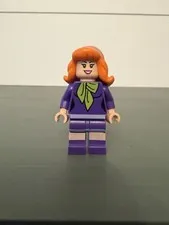LEGO Scooby-Doo Daphne Blake Minifigure 75904 Mystery Mansion