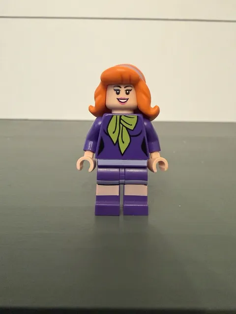 LEGO Scooby-Doo Daphne Blake Minifigure 75904 Mystery Mansion