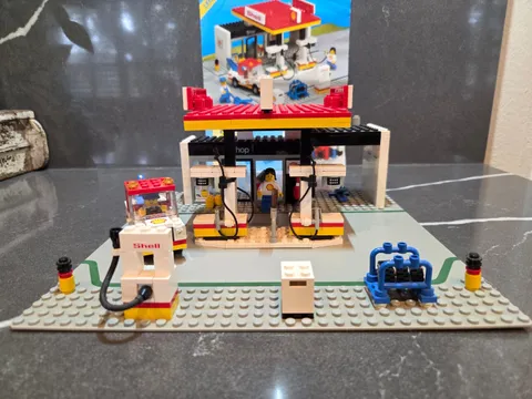 LEGO LEGOLAND Town 6378 Shell Service Station Vintage