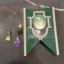 LEGO Harry Potter: Slytherin House Banner (76410) -- INCOMPLETE