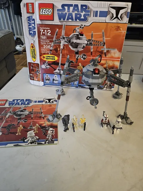 LEGO Star Wars: Separatist Spider Droid (7681) Complete Limited Edition