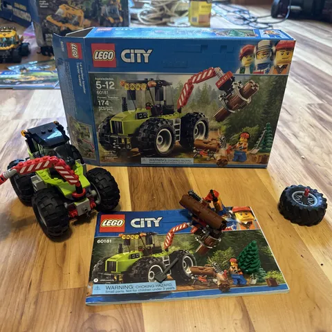 LEGO CITY: Forest Tractor (60181) 100% with box and instructions