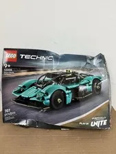 LEGO Technic Aston Martin Valkyrie 42208 Building Kit  Ages 9+ New Box Squished