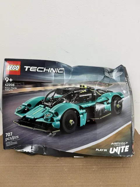 LEGO Technic Aston Martin Valkyrie 42208 Building Kit  Ages 9+ New Box Squished