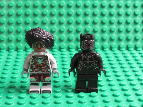 Lot LEGO Marvel Black Panther Wakanda Forever- Ironheart MK1 Minifigs 76211 IH22