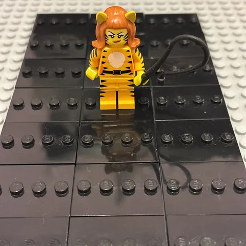 Tiger Woman Series 14 Whip LEGO Minifigure Mini Figure