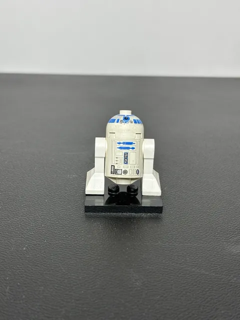 LEGO Star Wars R2-D2 Minifigure - #SW0028