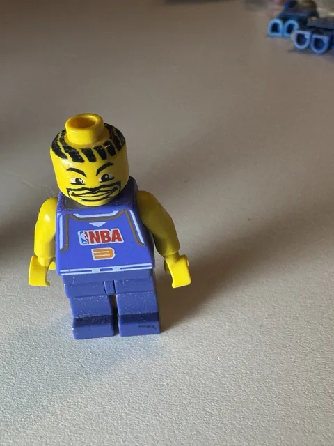 LEGO NBA Player Minifigure #3 3432 3427 nba027 CMF Lot Retired Violet Uniform A7