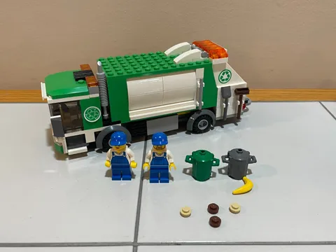 LEGO City: Garbage Truck (4432) Near Complete Set w/ Minifigures
