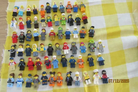 Lego Girl Woman Female Minifigures 68 City Town ....Lot