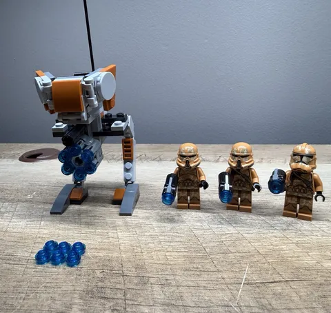 LEGO Star Wars 75089 Geonosis Troopers Incomplete Set Walker - 3 Clone Troopers