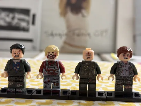 4x UNDEAD ZOMBIE LOT LEGO MINIFIG FIGURE walking left dead resident evil dawn
