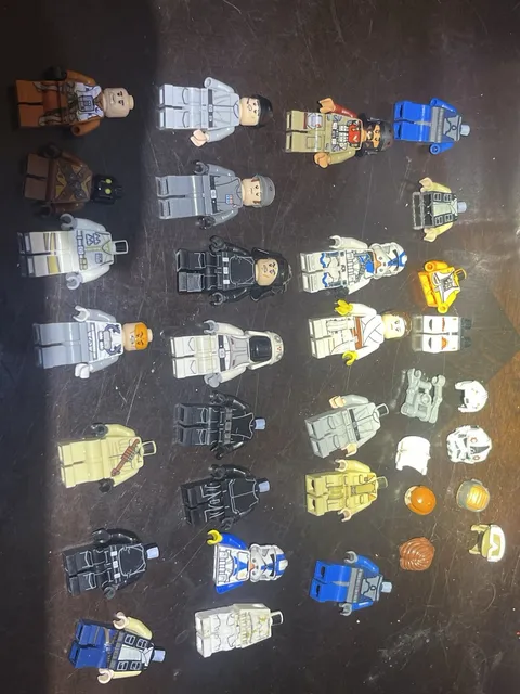 LEGO Star Wars Mixed Lot Minifigures & Parts Assorted Bodies Helmets check desc
