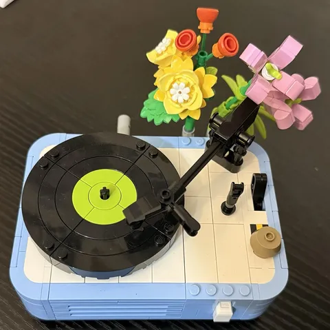 LEGO Creator 3 in 1 31172 Record Player with Flowers