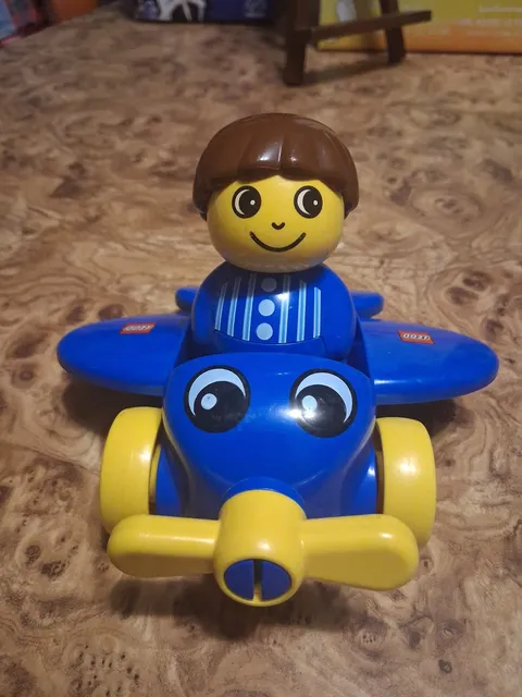 LEGO PRIMO MY FIRST PLANE BLUE & YELLOW AIRPLANE & PILOT FIGURE 31639 SEND OFFER